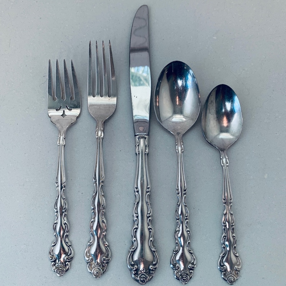 4 Oneida Beethoven 5PC Place Settings